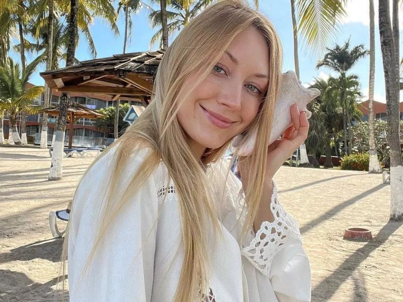 Summer Makeup Look For Acne-Prone Skin