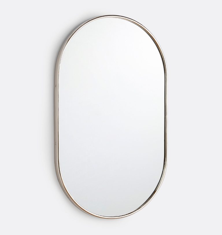 a large beautiful mirror thats great for taking pictures